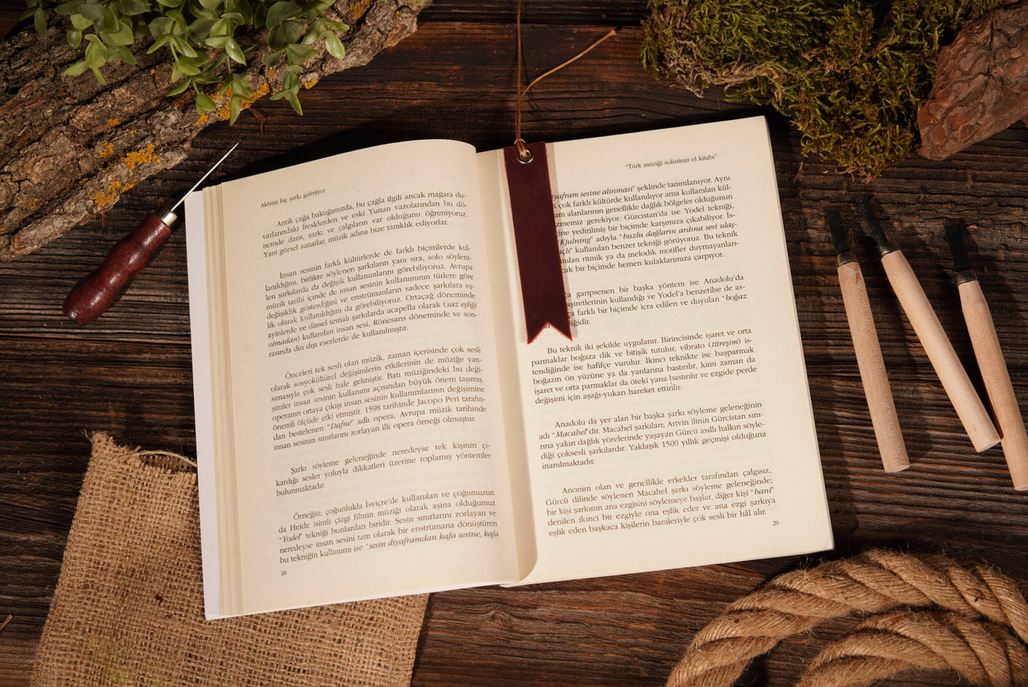 Leather Bookmark: Red / Classic