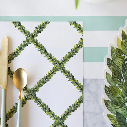 Laurel Lattice Placemat
